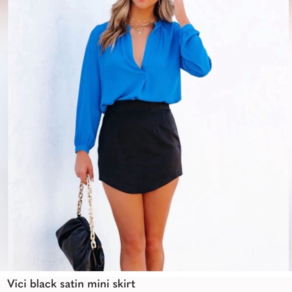Satin *feeling* mini skirt